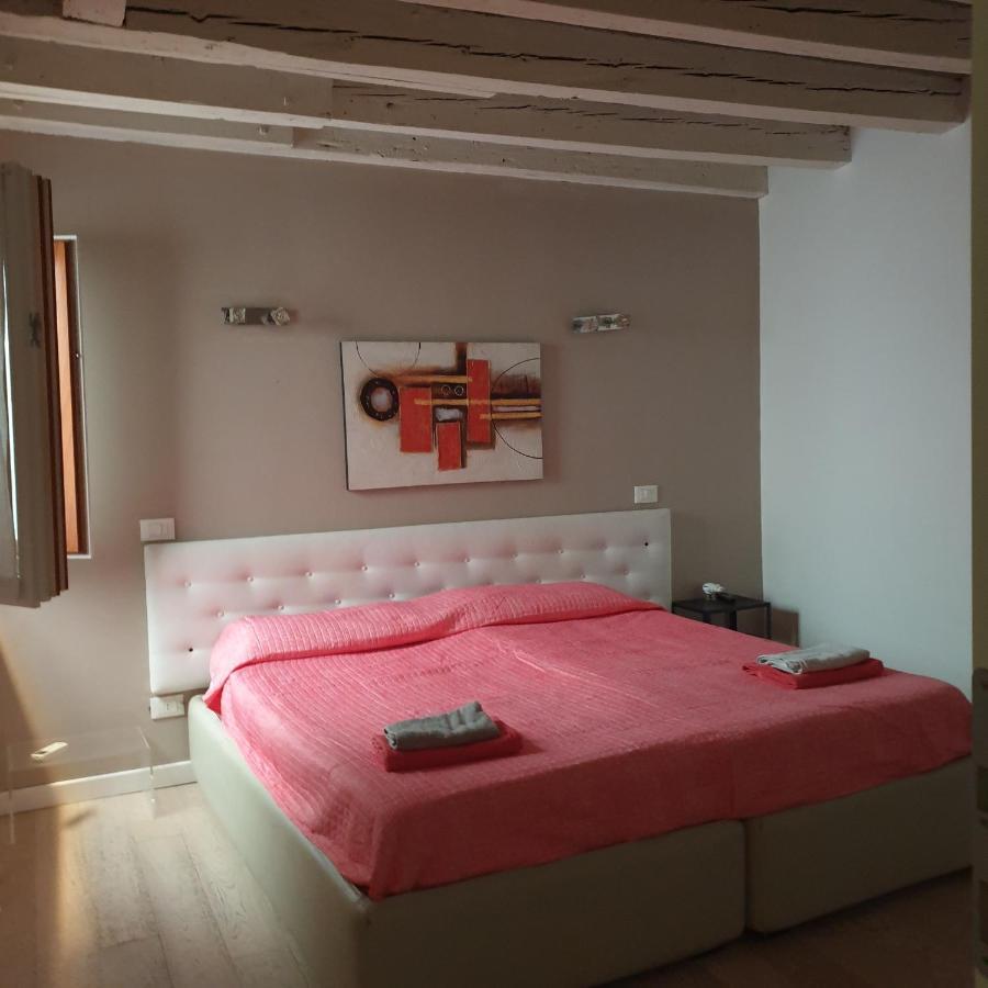 Central Lovely Typical Rooms Rialto เวนิส ห้อง รูปภาพ