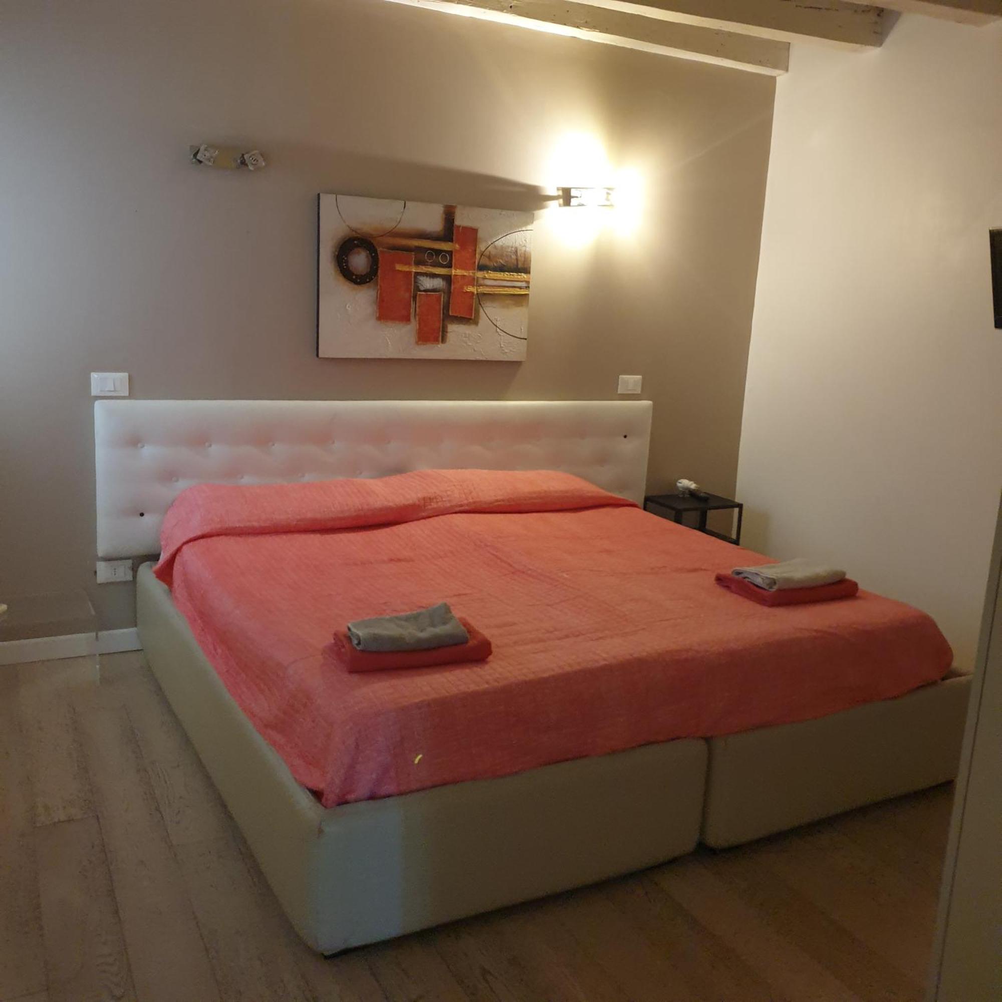 Central Lovely Typical Rooms Rialto เวนิส ห้อง รูปภาพ
