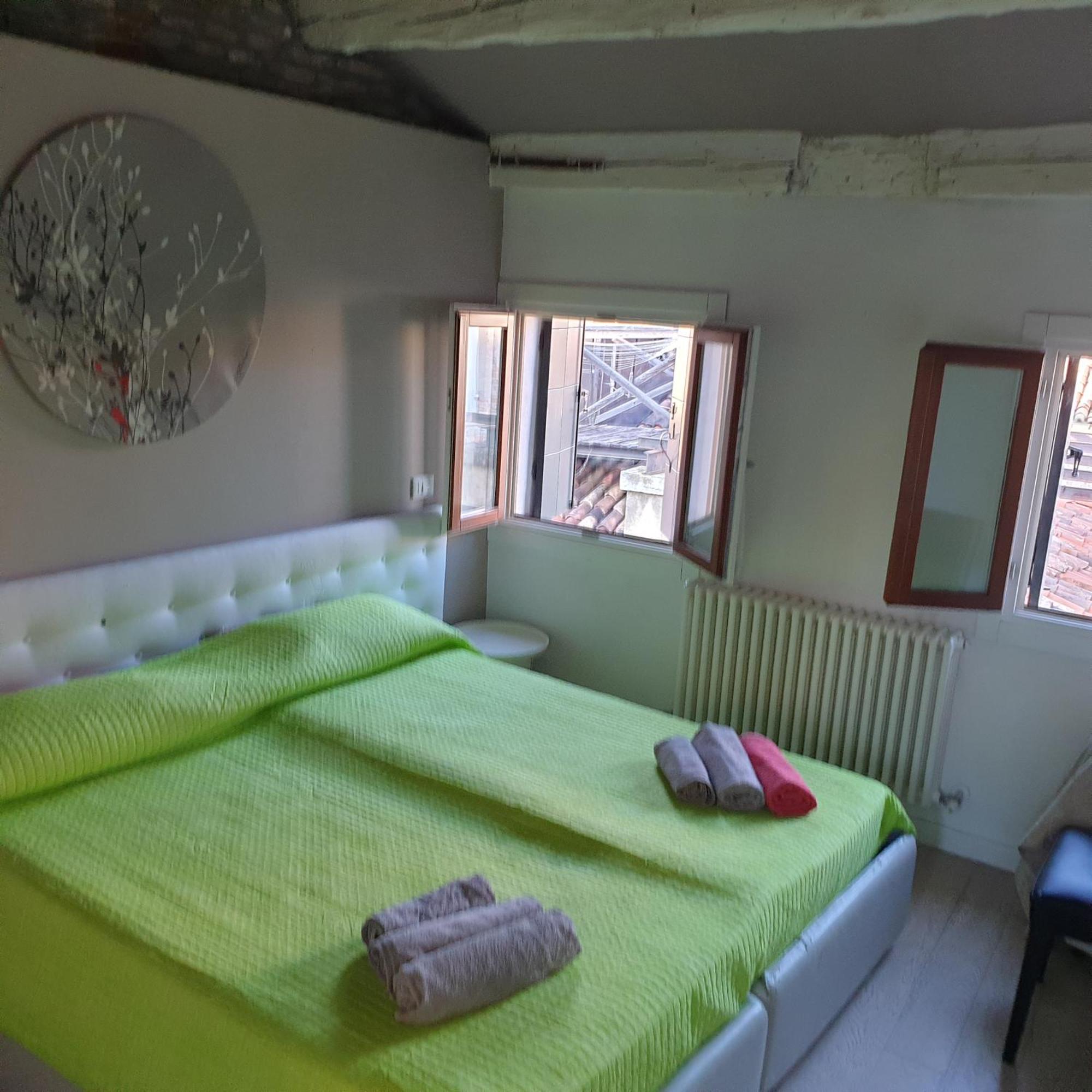 Central Lovely Typical Rooms Rialto เวนิส ห้อง รูปภาพ